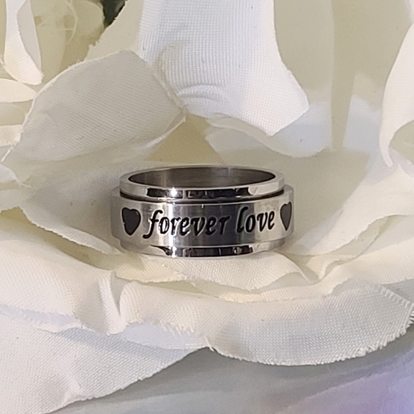 NWT Forever Love Engraved Spinner Ring - Picture 3 of 11